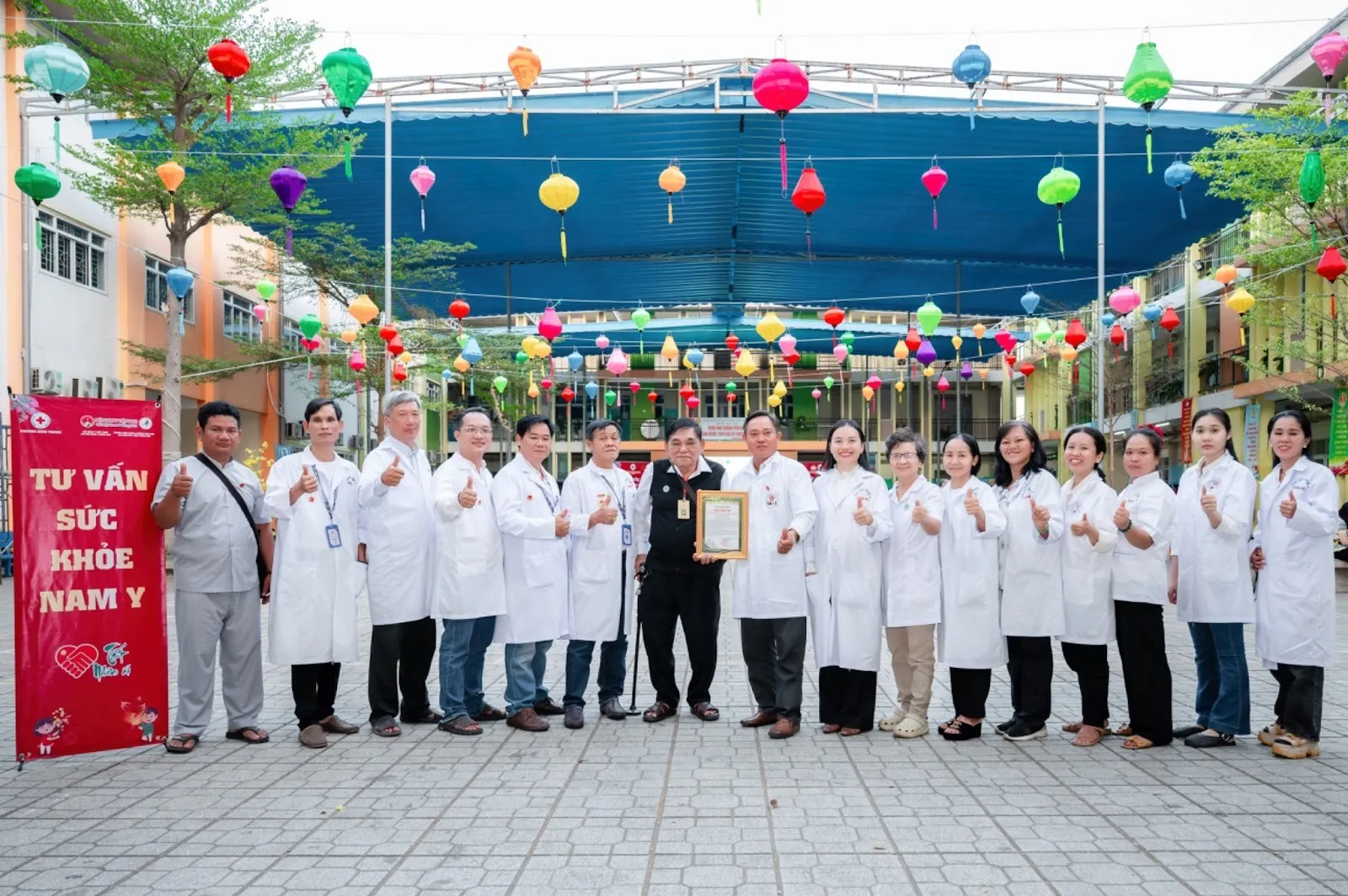 16 lương y, hàng trăm lượt người dân được thăm khám tại “Tết Nhân Ái – Xuân Yêu Thương” 2026 16 lương y, hàng trăm lượt người dân được thăm khám tại “Tết Nhân Ái – Xuân Yêu Thương” 2026